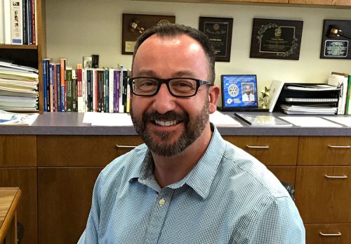 Lemoore High School Assistant Superintendent Victor Rosa has been selected to take charge of the Hanford High School District as its superintendent.
